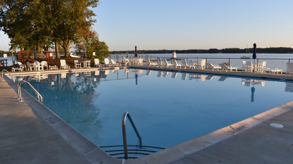 Bohemia Bay Yacht Harbour pool in the evening
