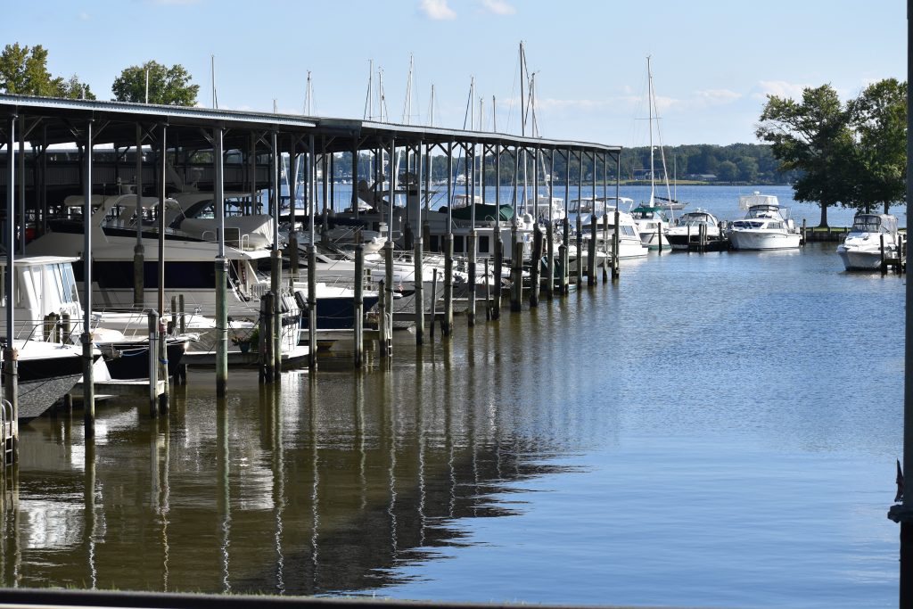 Waterway between E Dock and F Dock